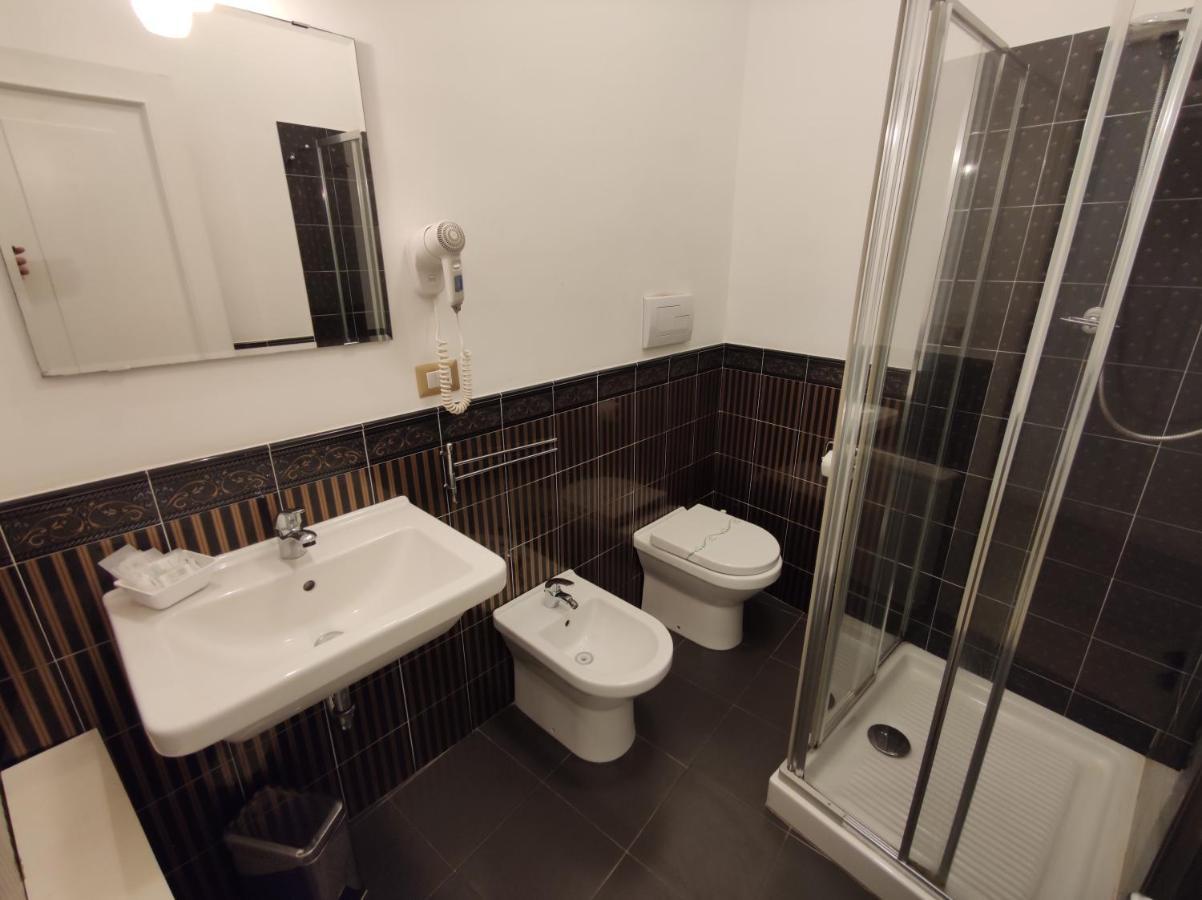 Sami Rooms - Teatro A 400 Mt - Ortigia A 1500 Mt - Syrakus Exterior foto