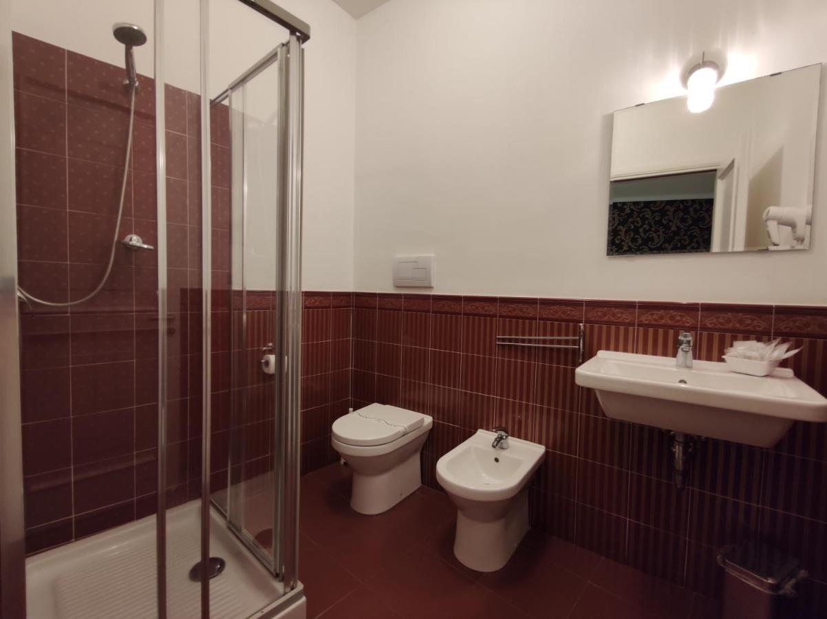 Sami Rooms - Teatro A 400 Mt - Ortigia A 1500 Mt - Syrakus Exterior foto