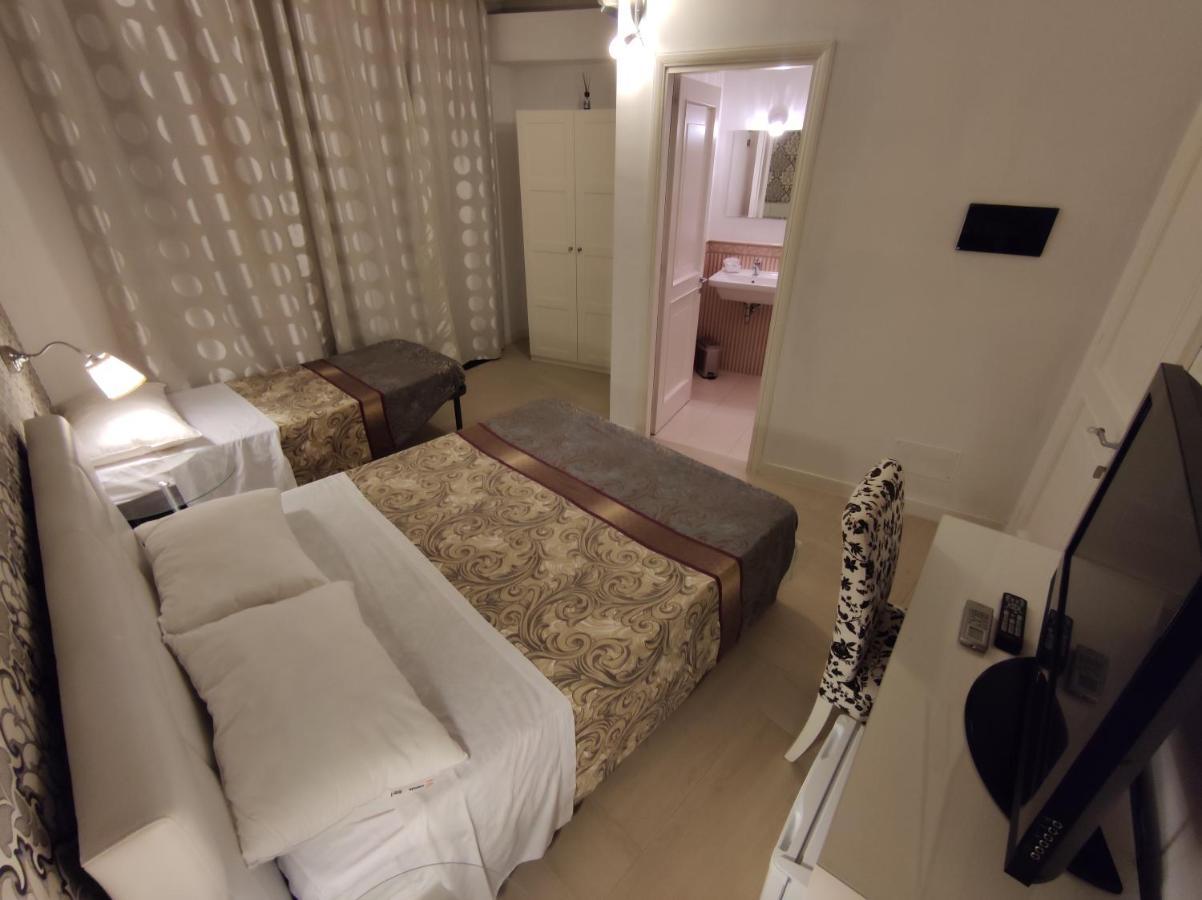 Sami Rooms - Teatro A 400 Mt - Ortigia A 1500 Mt - Syrakus Exterior foto